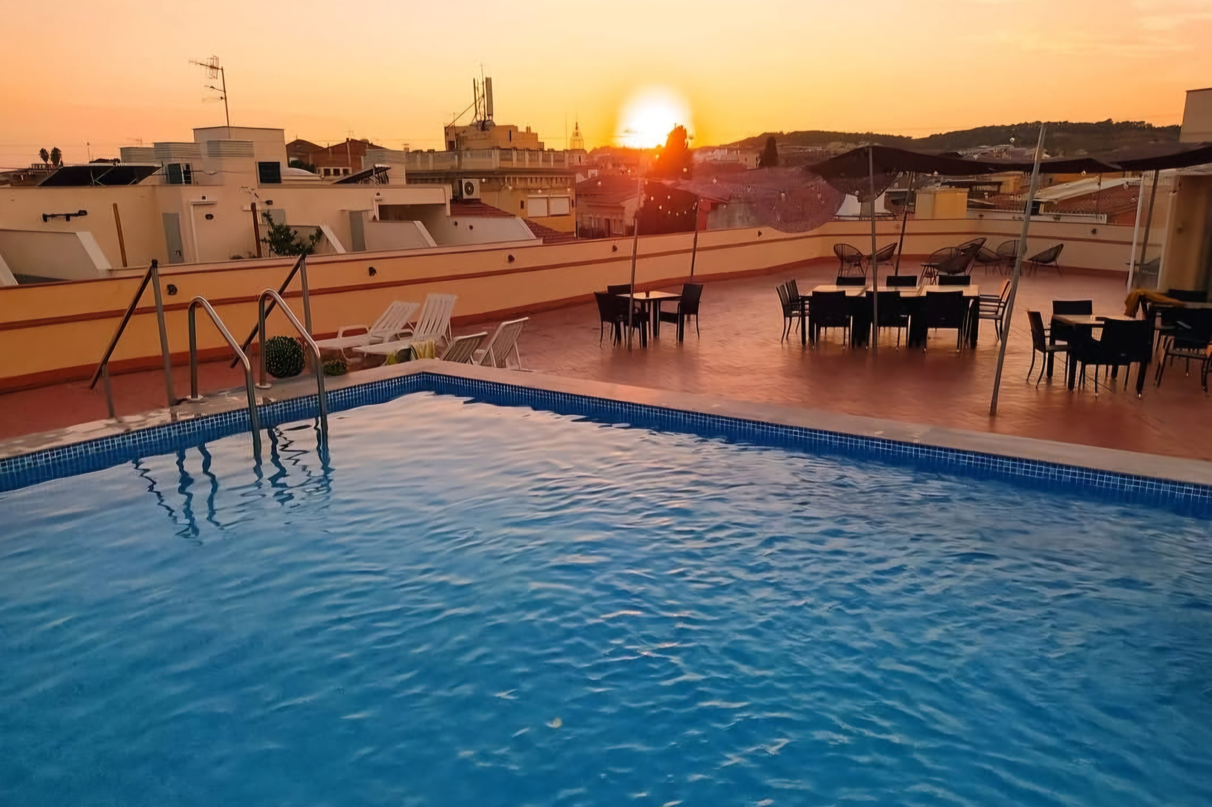 Terrat de l'Hotel Fonda Neus Terrat de l'Hotel Fonda Neus